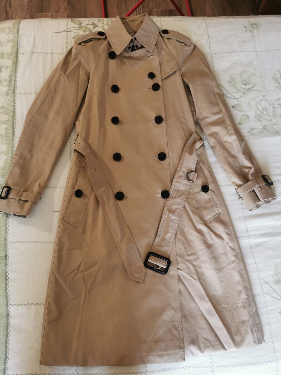Burberry trench coat original - Classifieds | Qatarbuyandsell.com