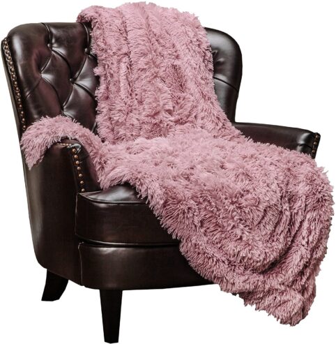 super-soft-fuzzy-throw-blanket