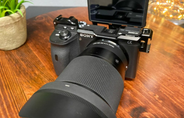 Sony a6600 + Sigma 16mm f1. 4 - Classifieds | Qatarbuyandsell.com