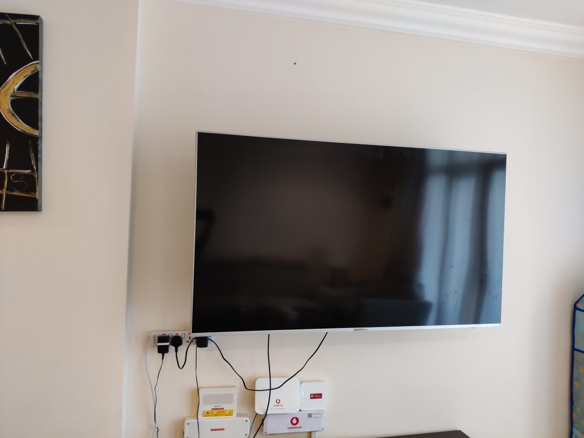 65 inch Geepas 4K UHD Smart TV - Classifieds | Qatarbuyandsell.com